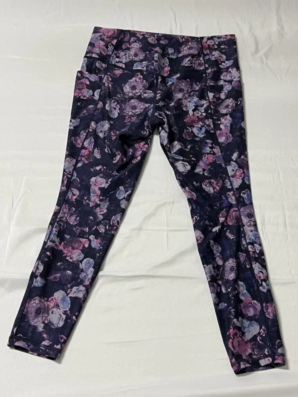 Athleta Salutation Stash Pocket II Printed 7/8 Tight Size L Purple Floral EUC - Picture 9 of 10